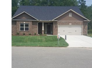 63 Parkside Dr, Lillington, NC 27546