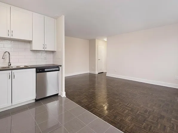 1636 Gerrard Street East, 1636 Gerrard St E, Toronto, ON M4L 2A6