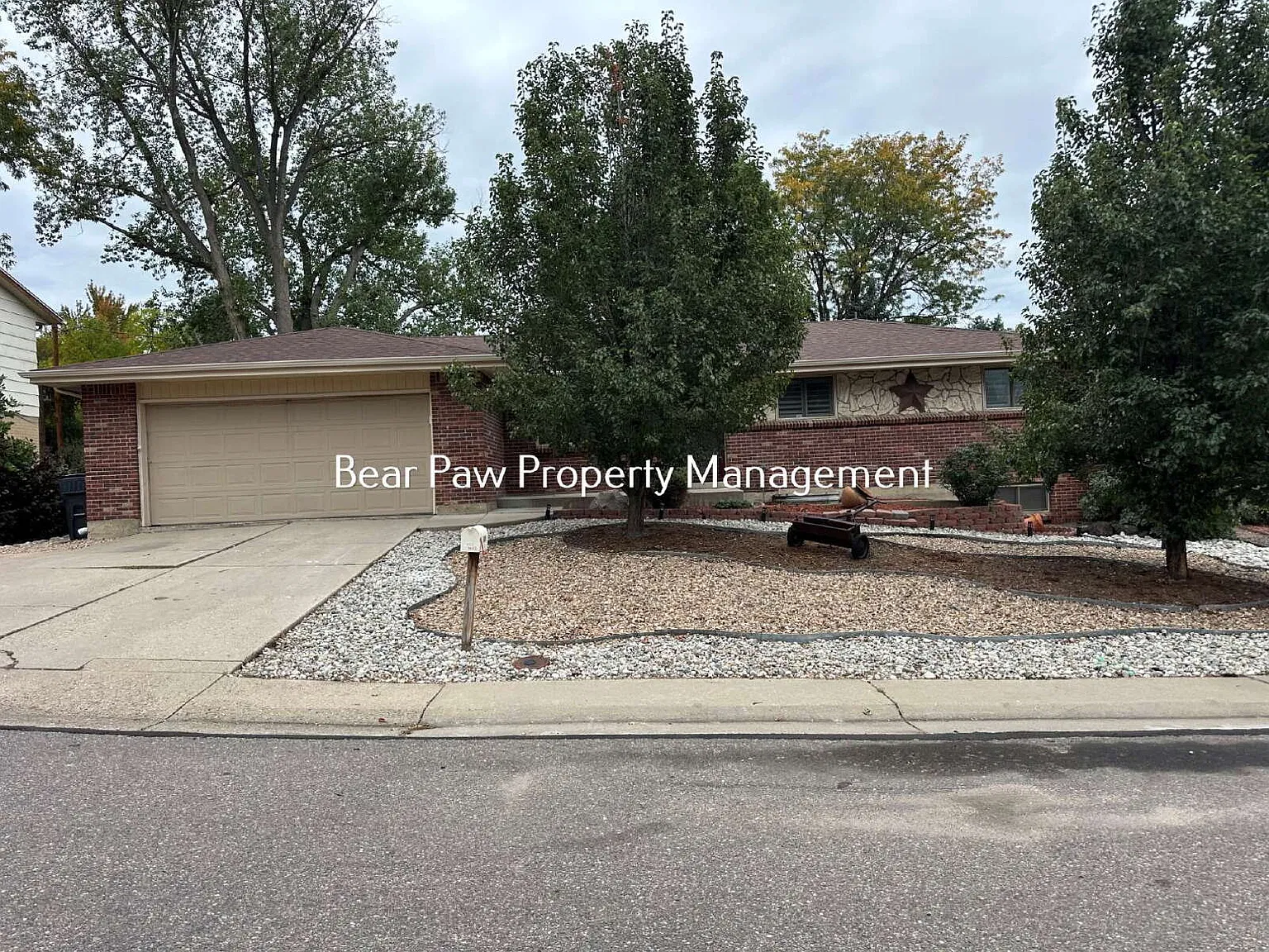 5 bed, 3.0 bath, 2500 sqft, $4,100 — Photo 1