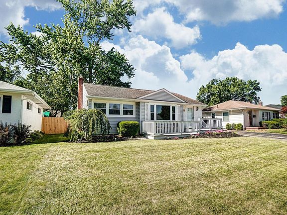 2nd image of 3055 Voeller Cir