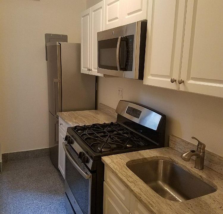 1st image of 66 Saint Nicholas Pl APT B4
