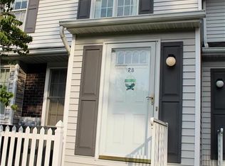 28 Lawnherst Ct, Easton, PA 18045