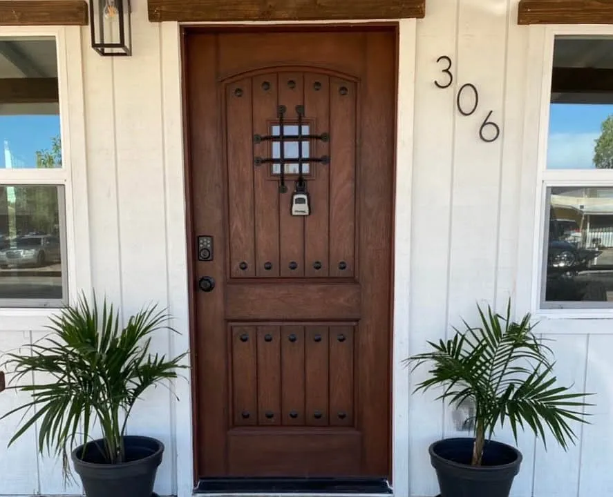 306 S Main Dr