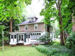 225 Penfield Rd, Rochester, NY 14610