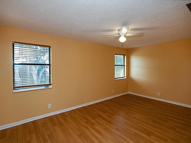 5170 Tennis Ln — Photo 5