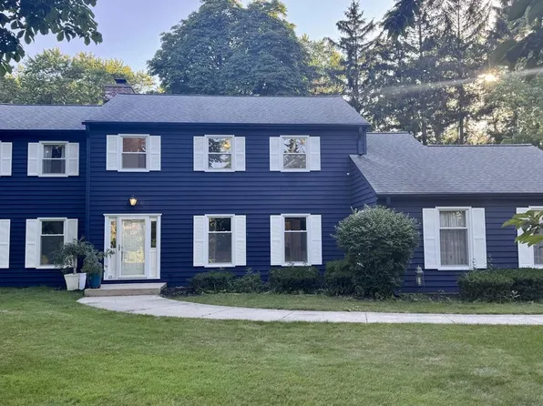 1435 E Fairy Chasm ROAD, Milwaukee, WI 53217