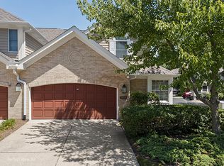 11120 Indian Woods Dr #21D, Indian Head Park, IL 60525