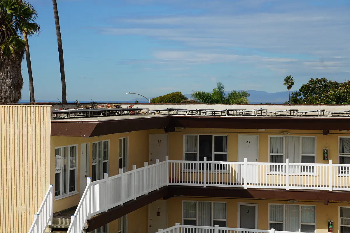 Building Photo - Sea Breeze