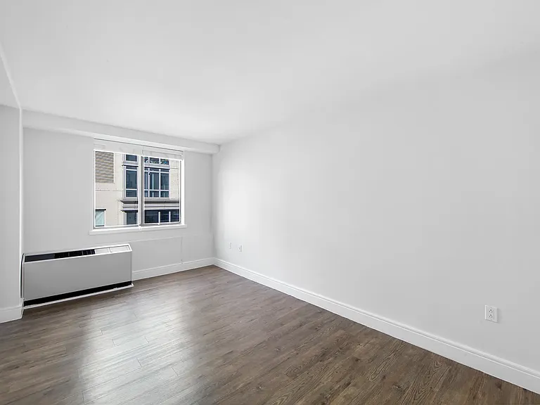 354 E 91st St #601 — Photo 5