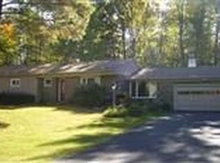 4 Flint Dr, Delmar, NY 12054