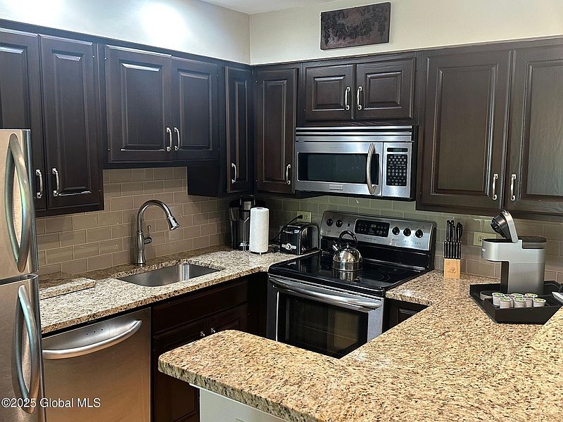4th image of 110 Sagamore Road  6B5