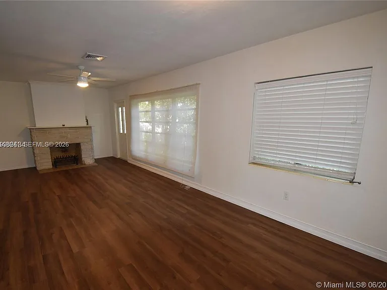 800 Andalusia Ave — Photo 8