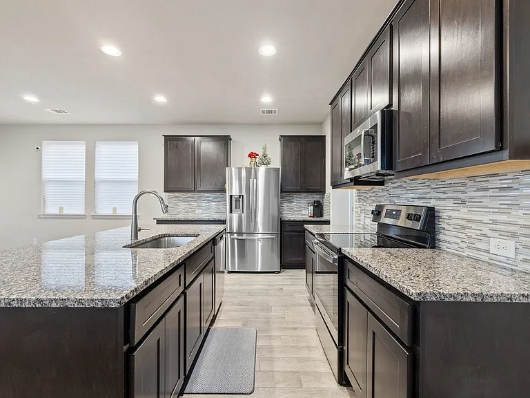 408 Black Opal Dr — Photo 16