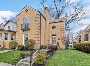 5649 N Virginia Ave, Chicago, IL 60659