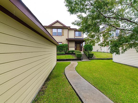 3rd image of 10805 S Lake Mist Ln