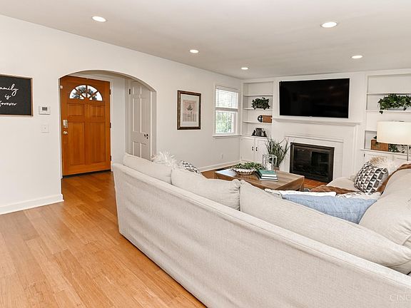 5th image of 2530 Moundview Dr