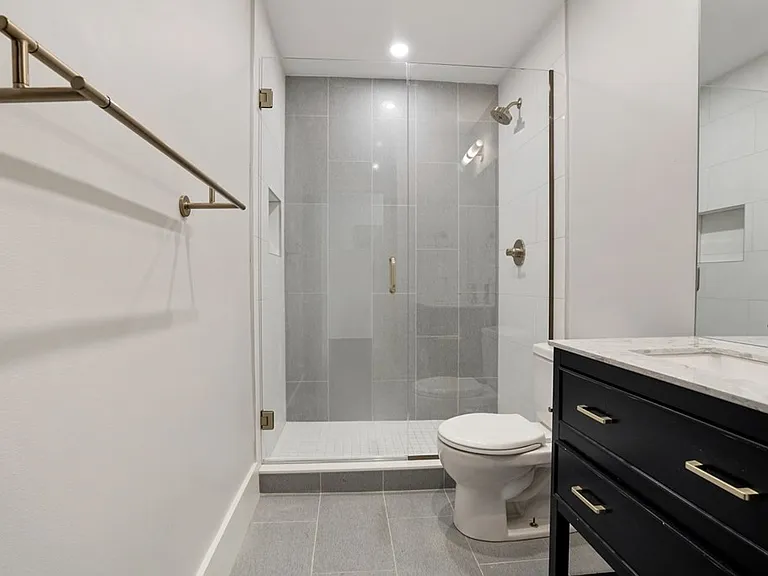 512 Massachusetts Ave #3 — Photo 11