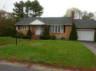 27 Wenonah Rd, Buzzards Bay, MA 02532