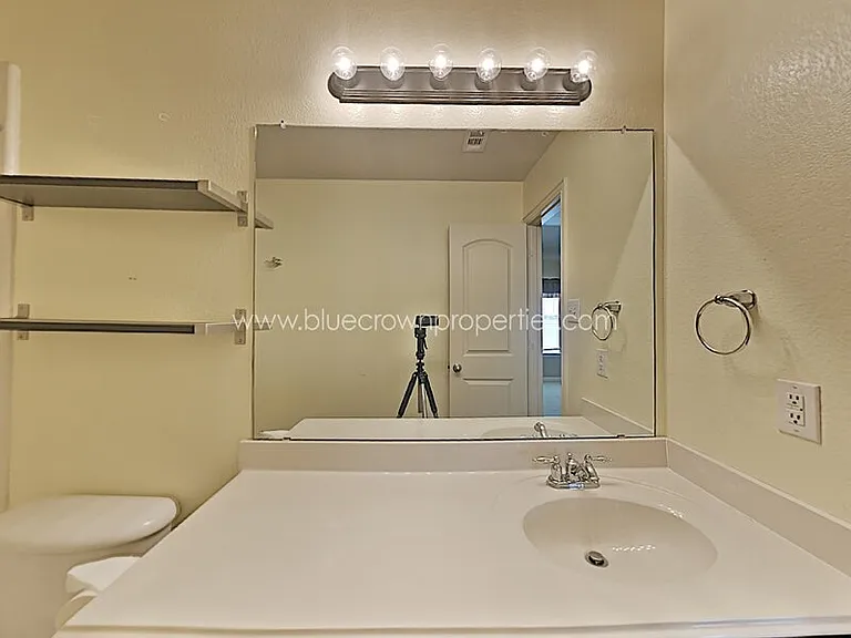 1917 Lawnview Dr — Photo 13