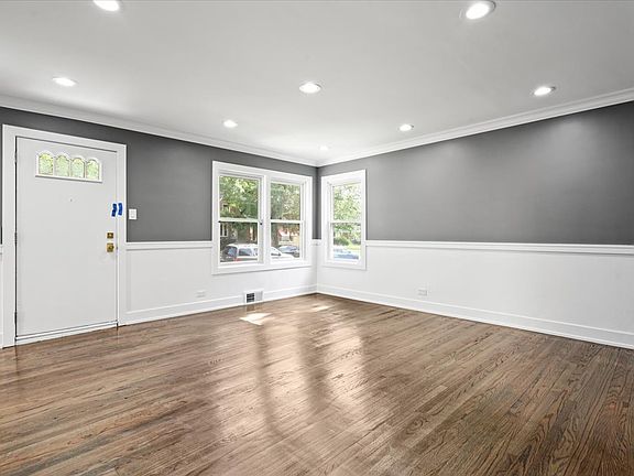 4th image of 438 W 126th Pl
