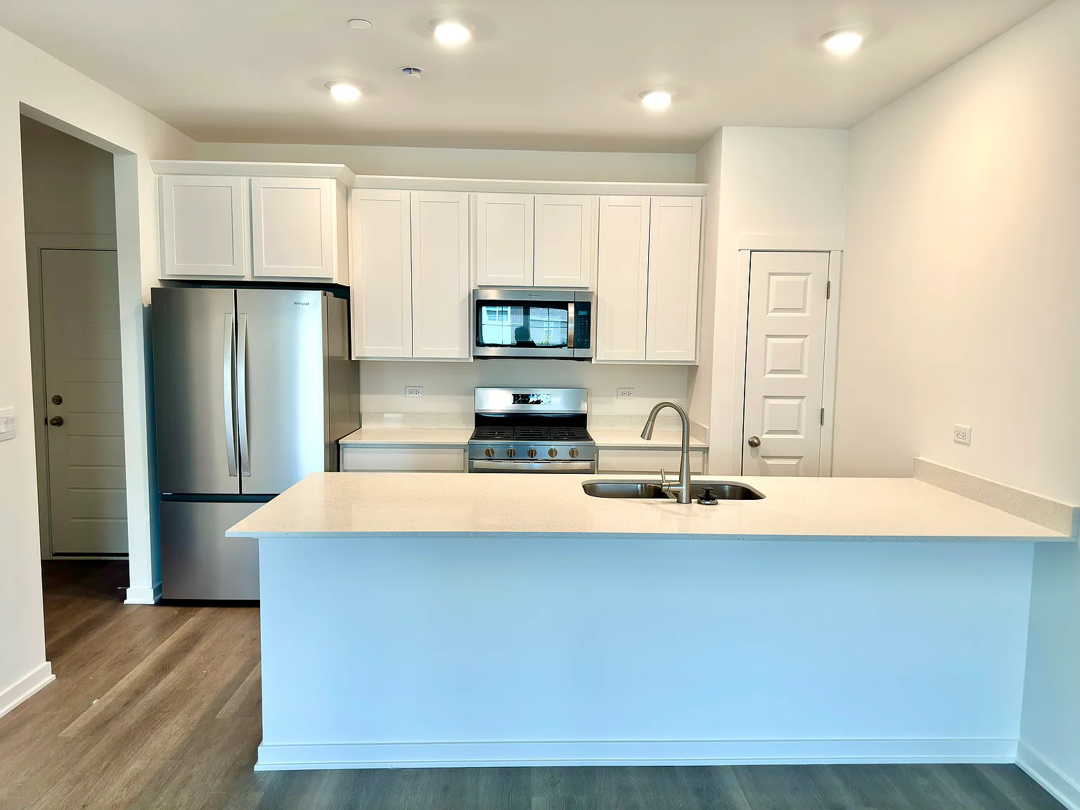 3 bed, 1543 sqft, $2,700 — Photo 4