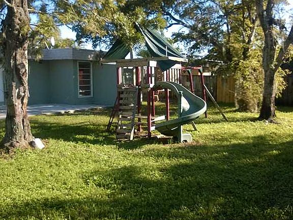 2nd image of 7905 NW 66th Ter