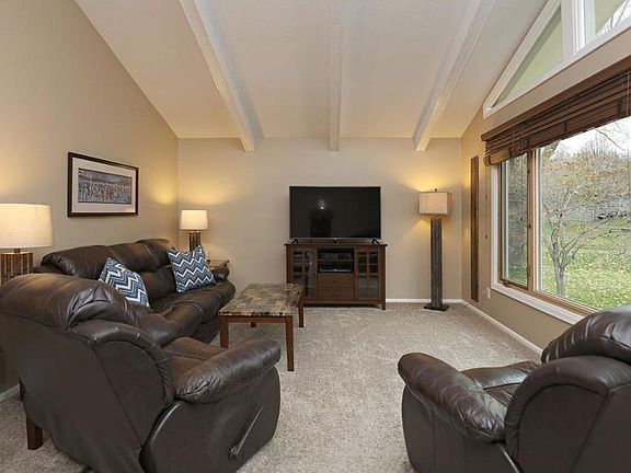 2nd image of 13217 Willow Ln