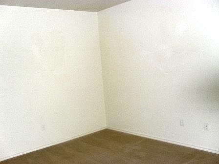 3rd image of 305 Janelle Dr APT A