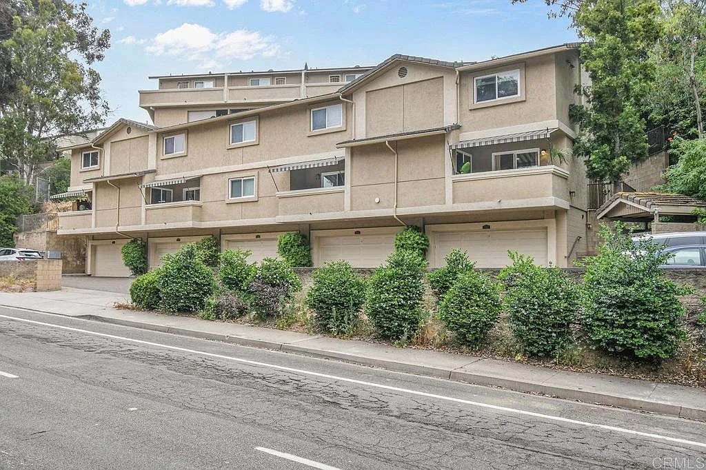 2 bed, 1008 sqft, $1,300 — Photo 3