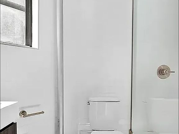 5th image of 541 Bergen St #B2