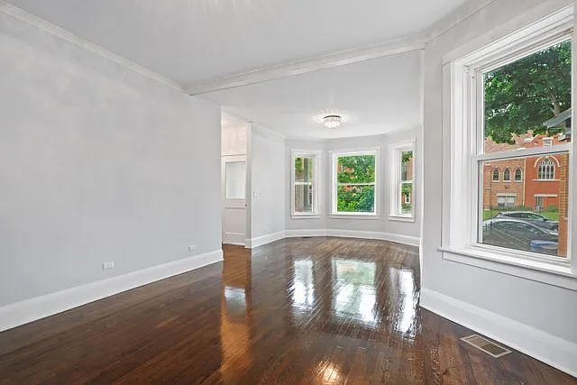 2 bed, 1300 sqft, $2,900 — Photo 2