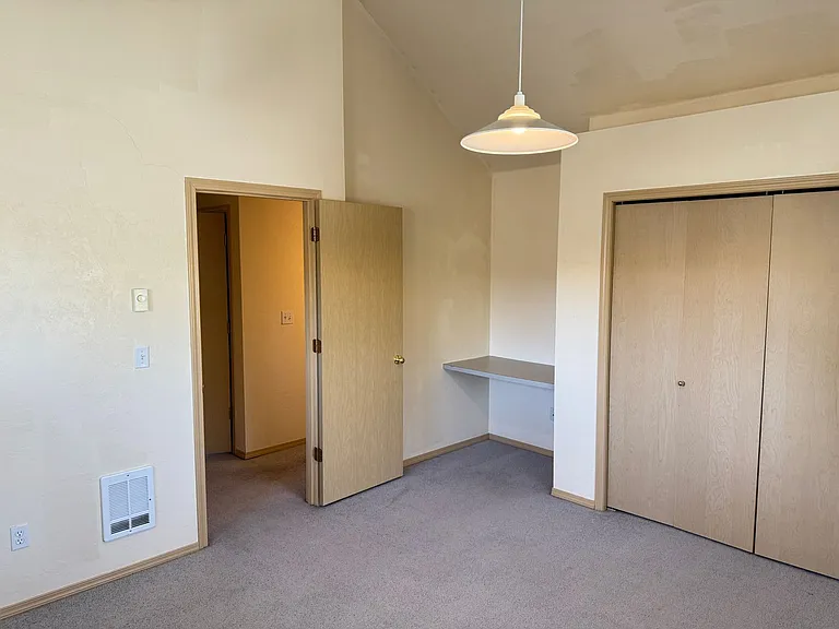 1547 Lincoln St — Photo 16
