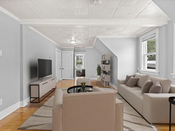 104 Oak Street image 4 of 17