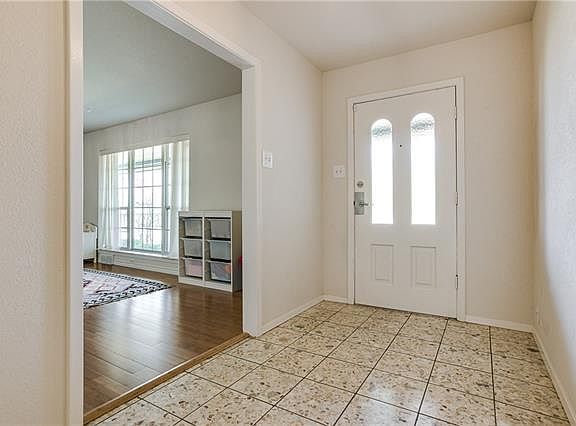 4th image of 109 Hollyhill Ln