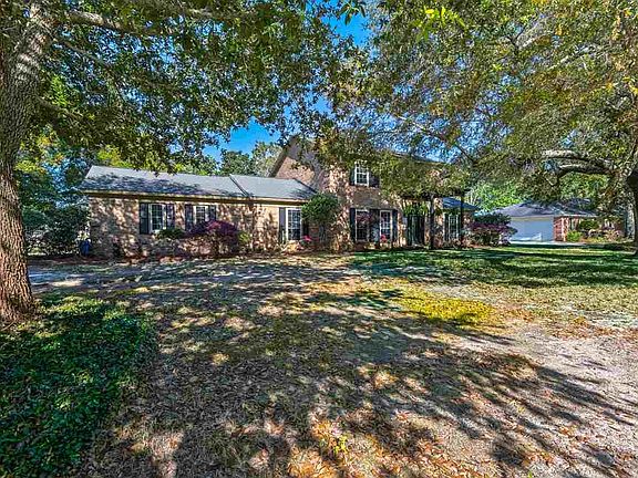 3rd image of 2415 Bluffs Cir