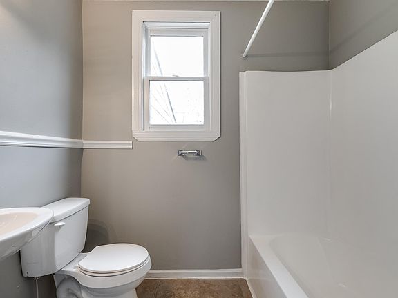 2nd image of 1301 Nelwood Dr