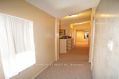 4th image of 122 Harding Blvd