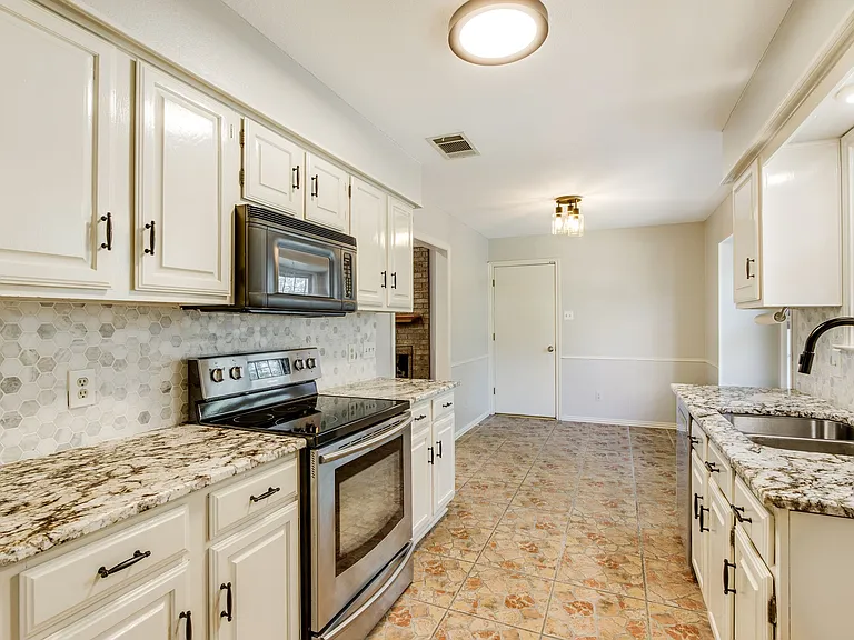 355 Aspenway Dr — Photo 13