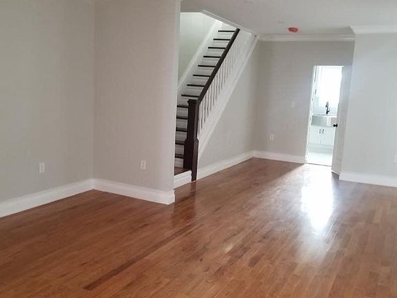 4th image of 116-17 219th St