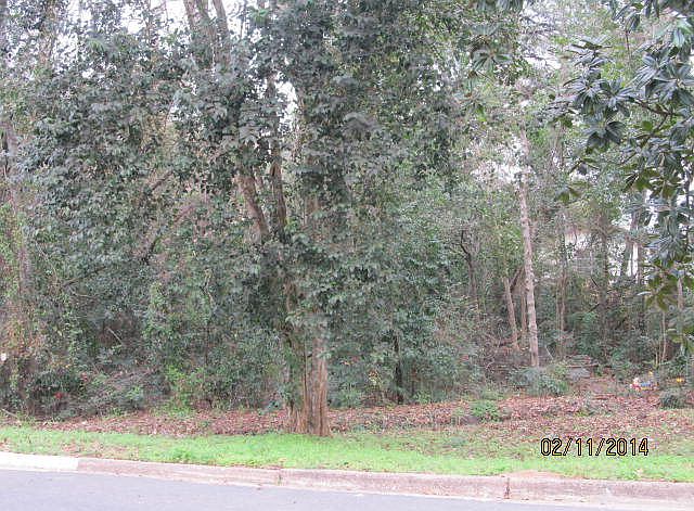 2nd image of 2926 Sylvia Dr