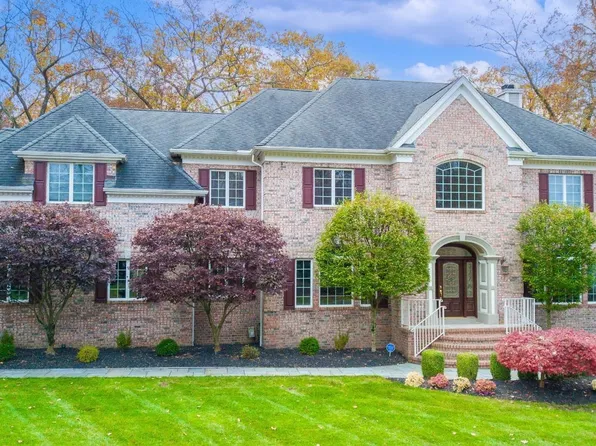 21 Alexander Dr, Flemington, NJ 08822