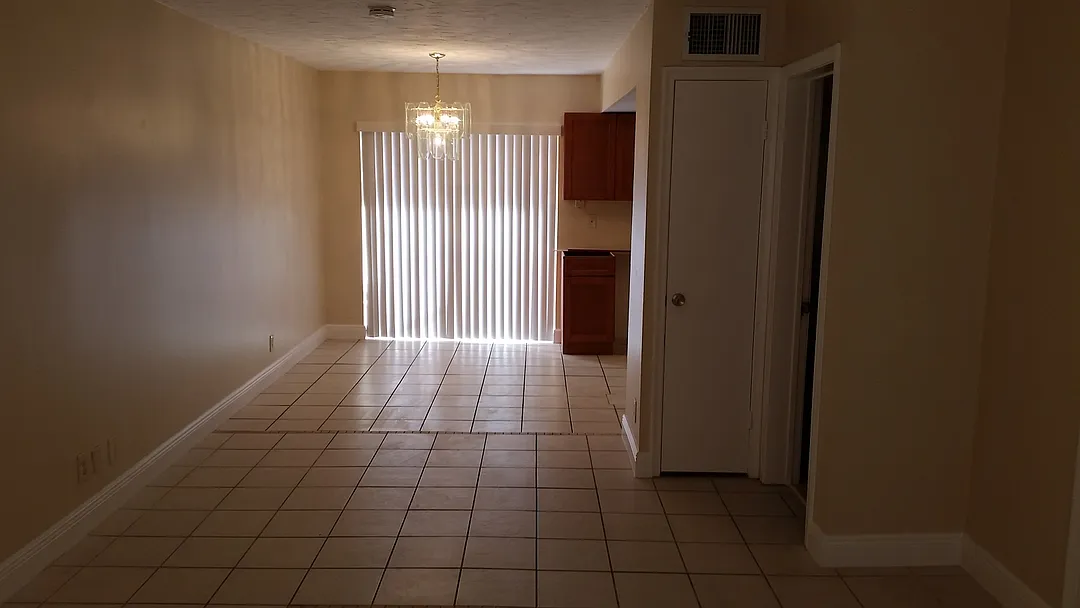 Bright Lauderhill Townhouse with Open Layout and A/C — Photo 1