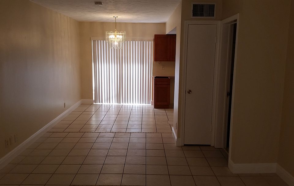 1st image of 5323 NW 27th St