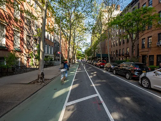 Rented by City Connections Realty | media 26