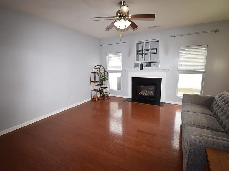 136 Penry Ln — Photo 9
