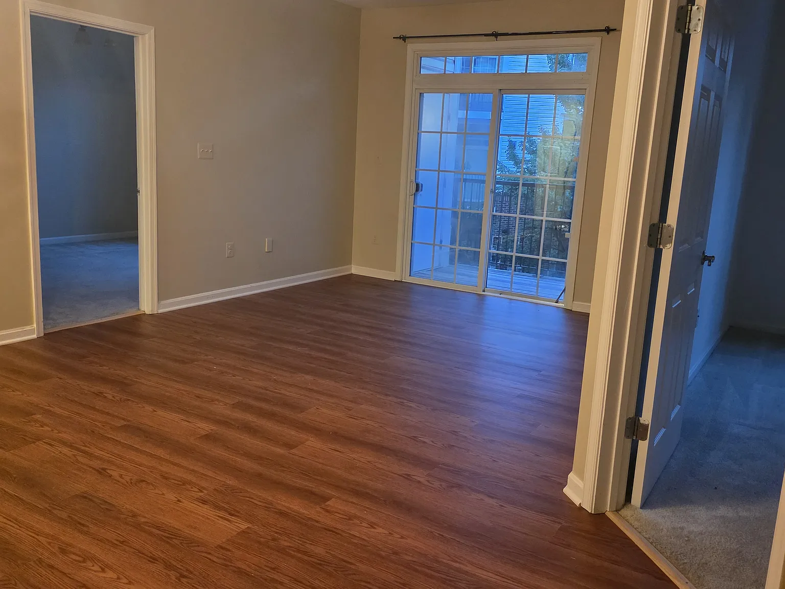 2 bed, 1100 sqft, $2,400 — Photo 2