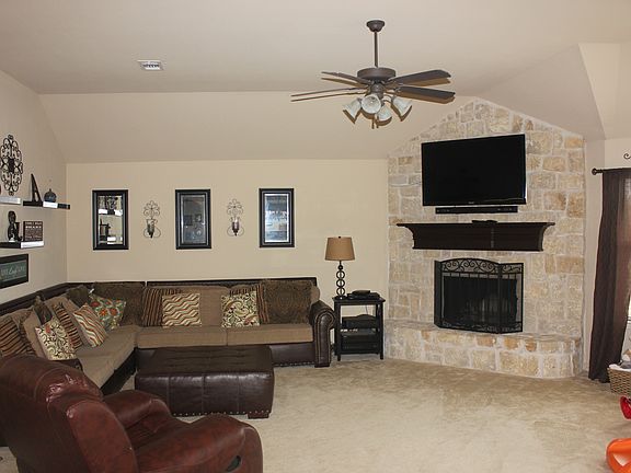 3rd image of 609 Mallard Dr