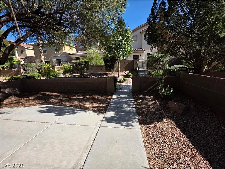 10021 Via Toro Ave — Photo 15