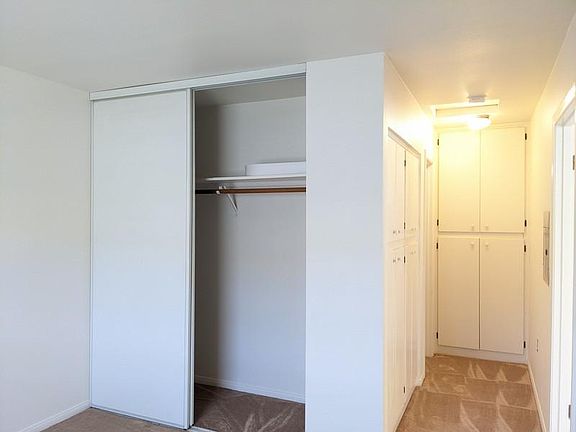 2nd image of 913 E Gutierrez St Unit B-913b
