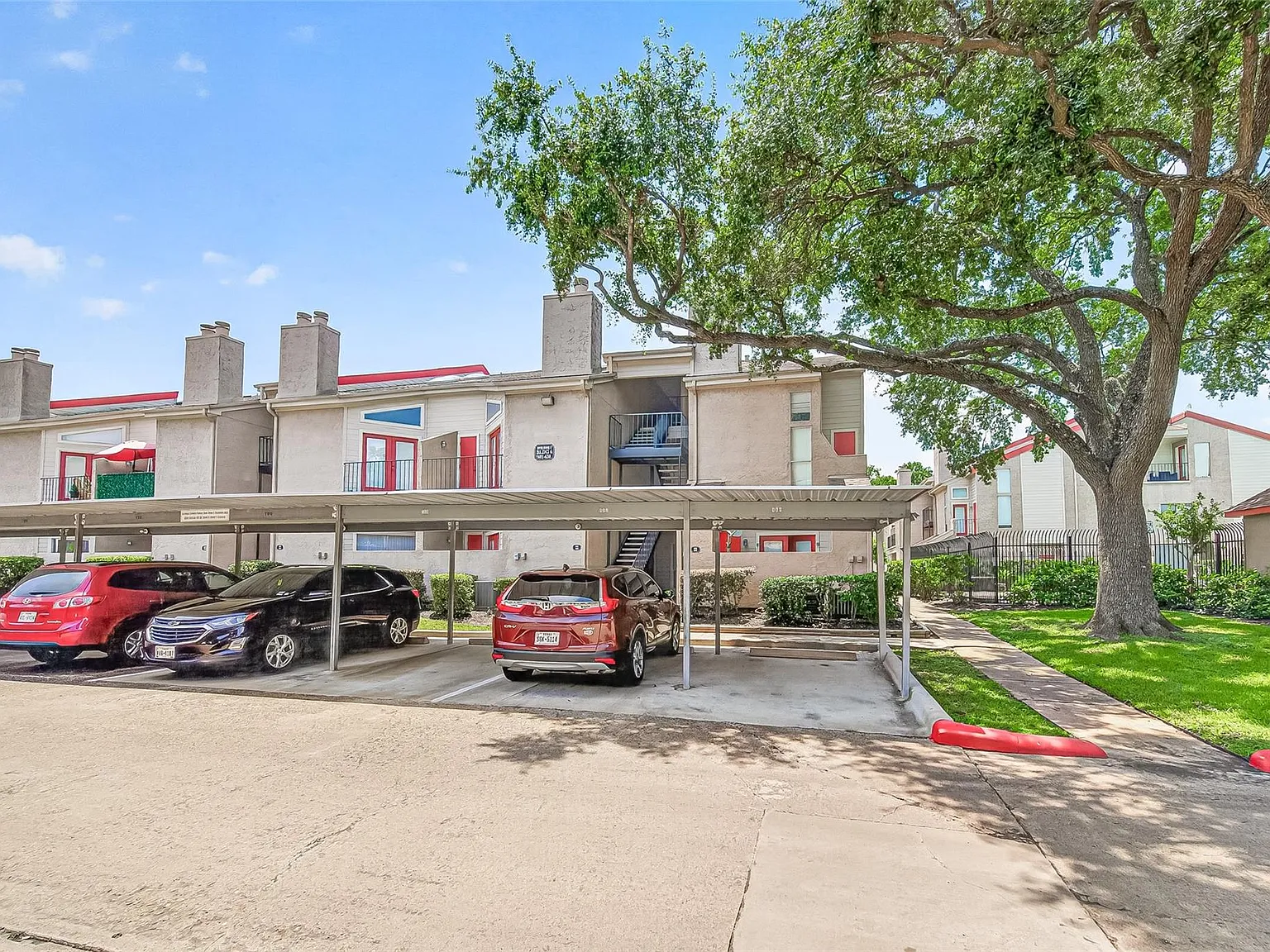 1 bed, 1.0 bath, 591 sqft, $850 — Photo 2